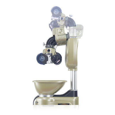 Máquina robótica elegante de la práctica de los tenis de mesa del servicio al azar